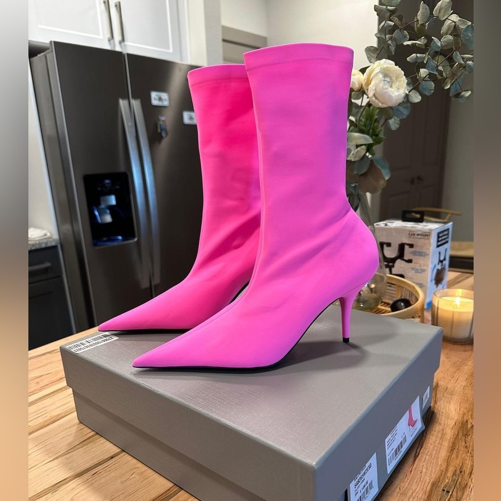 Balenciaga Knife Stretch Pointed Sock Bootie Heels Size 39 EU /9 US Fuchsia Pink